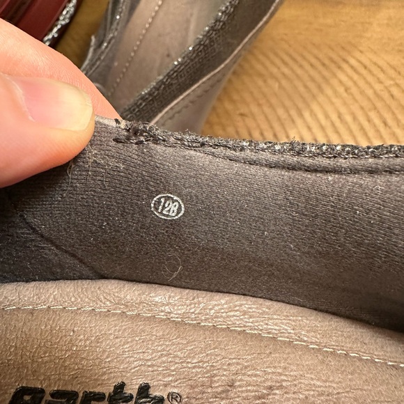 Earth Pumps Shoes Womens Gray Leather Comfort Ankle Booties Heels Size 12B - Picture 11 of 11